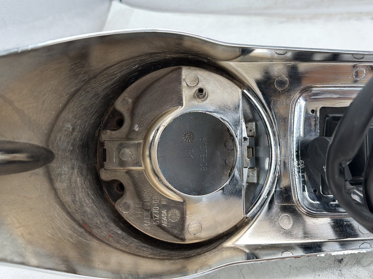 2012 Harley Electra Glide Touring Ultra OEM Fuel Gas Tank Dash Console NOKey