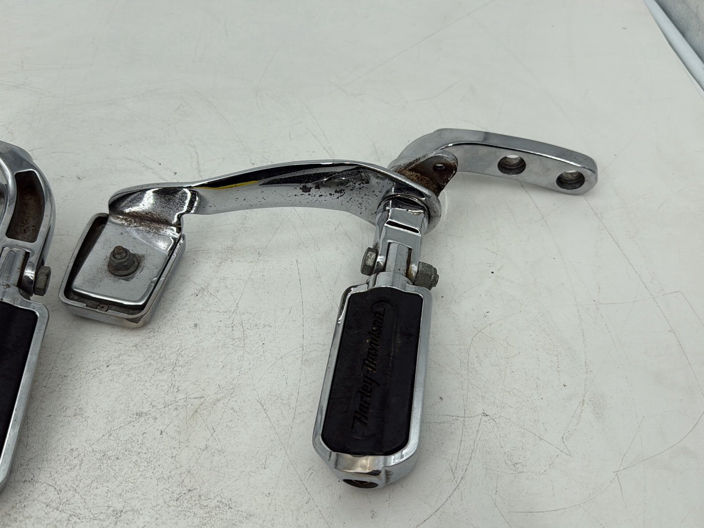 1999 - 2006 Harley-Davidson Dyna Super Glide Left Right Foot Brake Control Pegs 50649-90