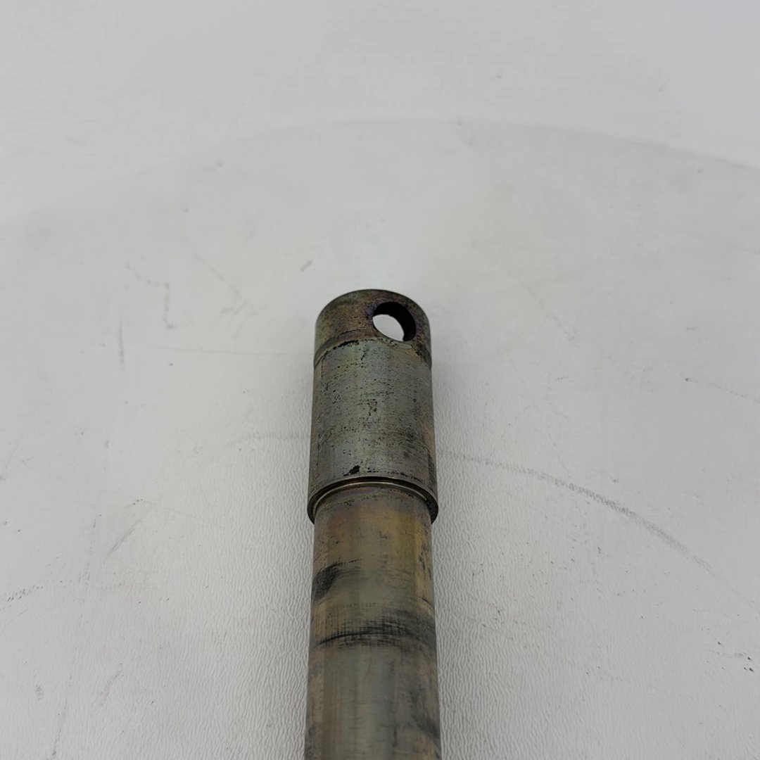 2007 - 2012 Harley-Davidson Dyna Super Glide Front Wheel Axle Bolt Shaft 41628-08