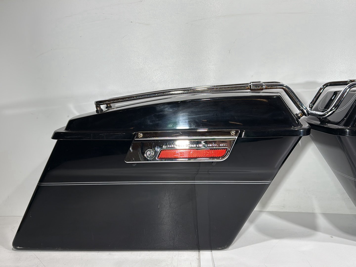 2008 Harley Touring FLHTCU Electra Glide Ultra OEM Left Right Saddlebags Luggage NOKey