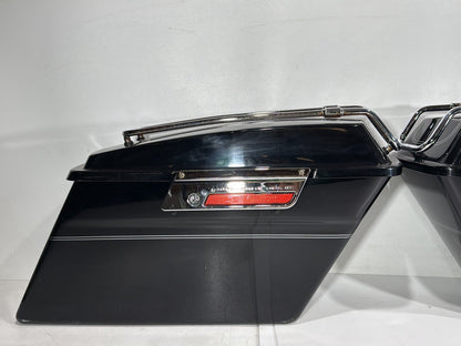 2008 Harley Touring FLHTCU Electra Glide Ultra OEM Left Right Saddlebags Luggage NOKey