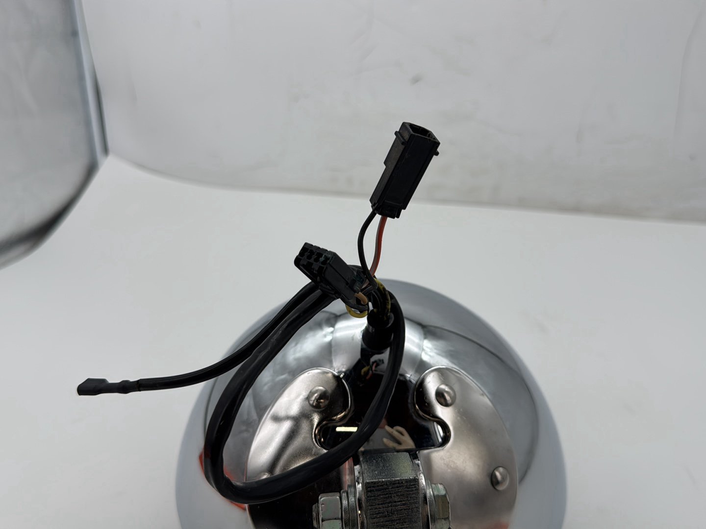 2008 Harley Softail Deluxe FLSTN OEM Headlight Headlamp Head Light Halogen