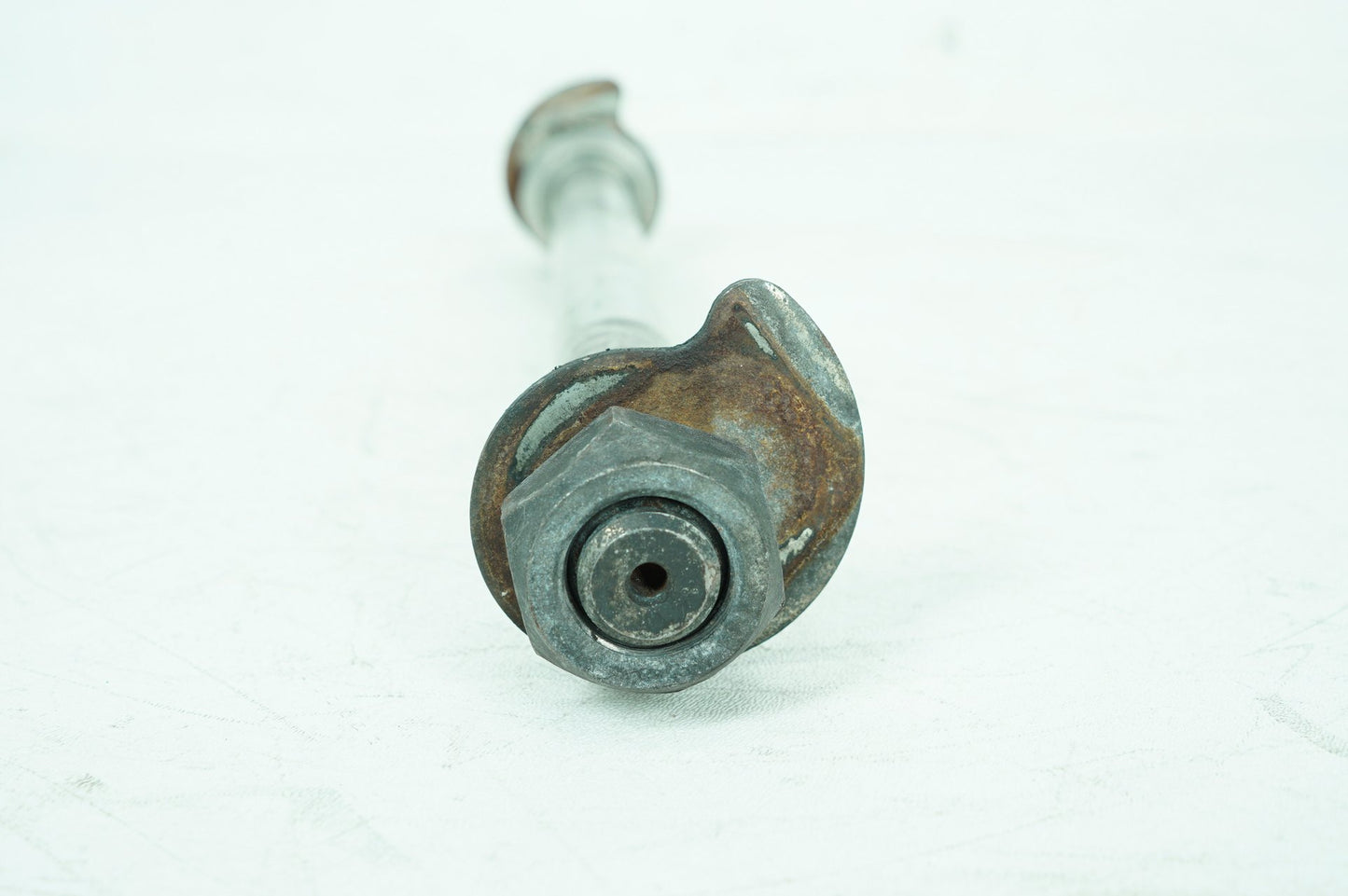 2007 - 2011 Harley-Davidson Touring Electra Glide Ultra Rear Wheel Axle Bolt Shaft 41056-09