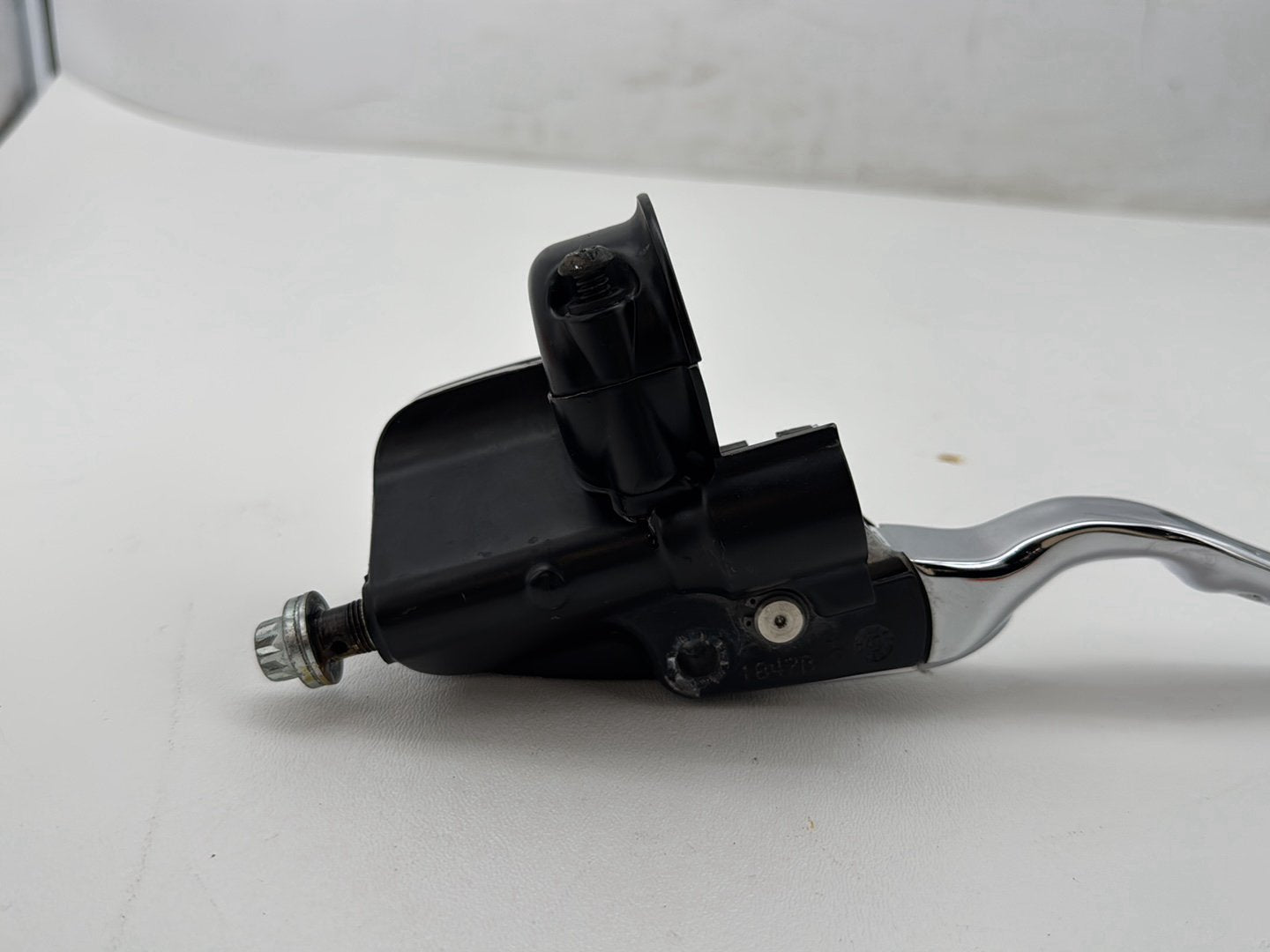 2008 Harley Softail Deluxe FLSTN OEM Front Right Brake Lever Master Cylinder