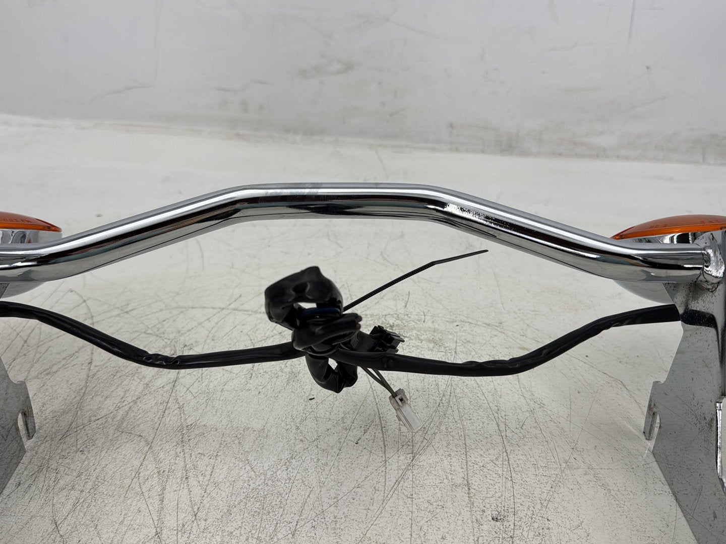 1998 Harley Touring FLHTCUI Electra Glide Ultra OEM Front Turn Signal Indicators Aux Light Bar