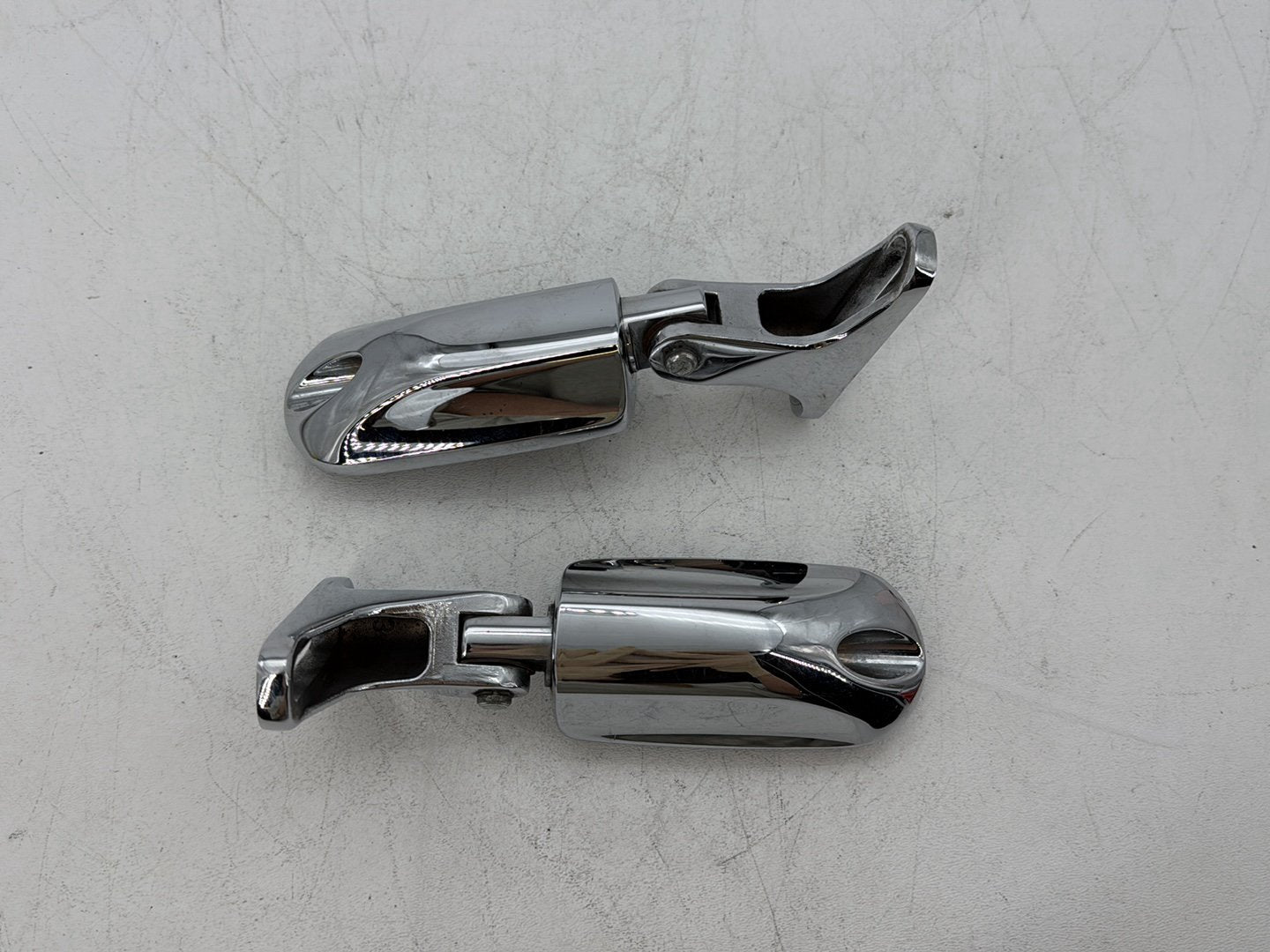 2017 Harley Road Glide Touring FLTRXS OEM Passenger Left & Right Foot Pegs