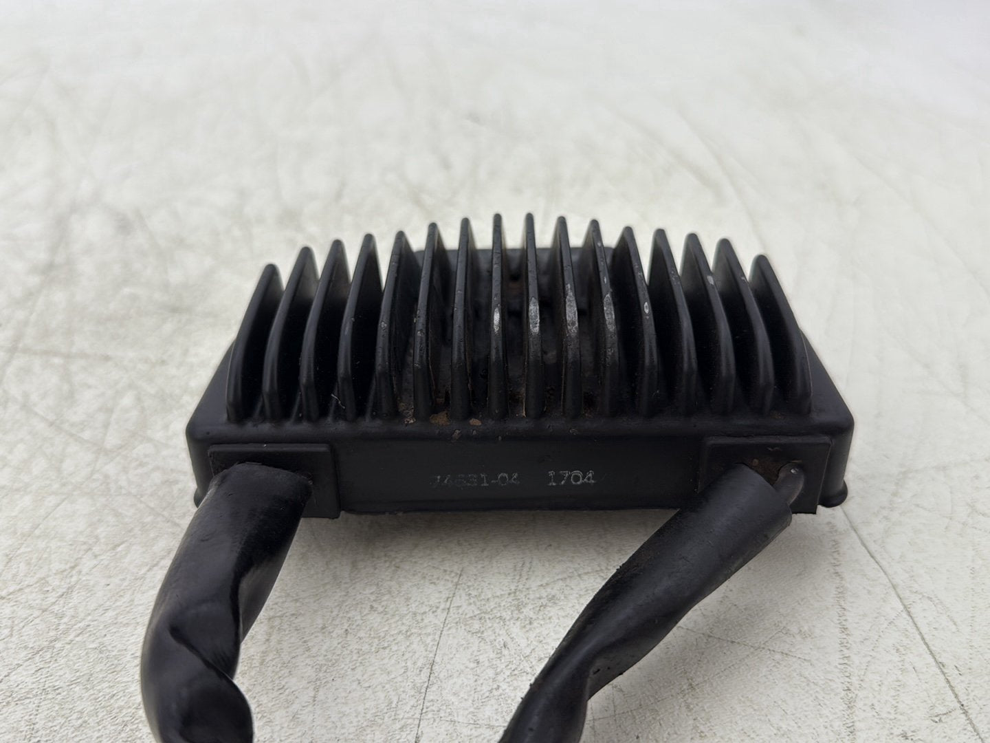 2004 Harley Dyna Super Glide FXDI OEM Voltage Regulator Rectifier