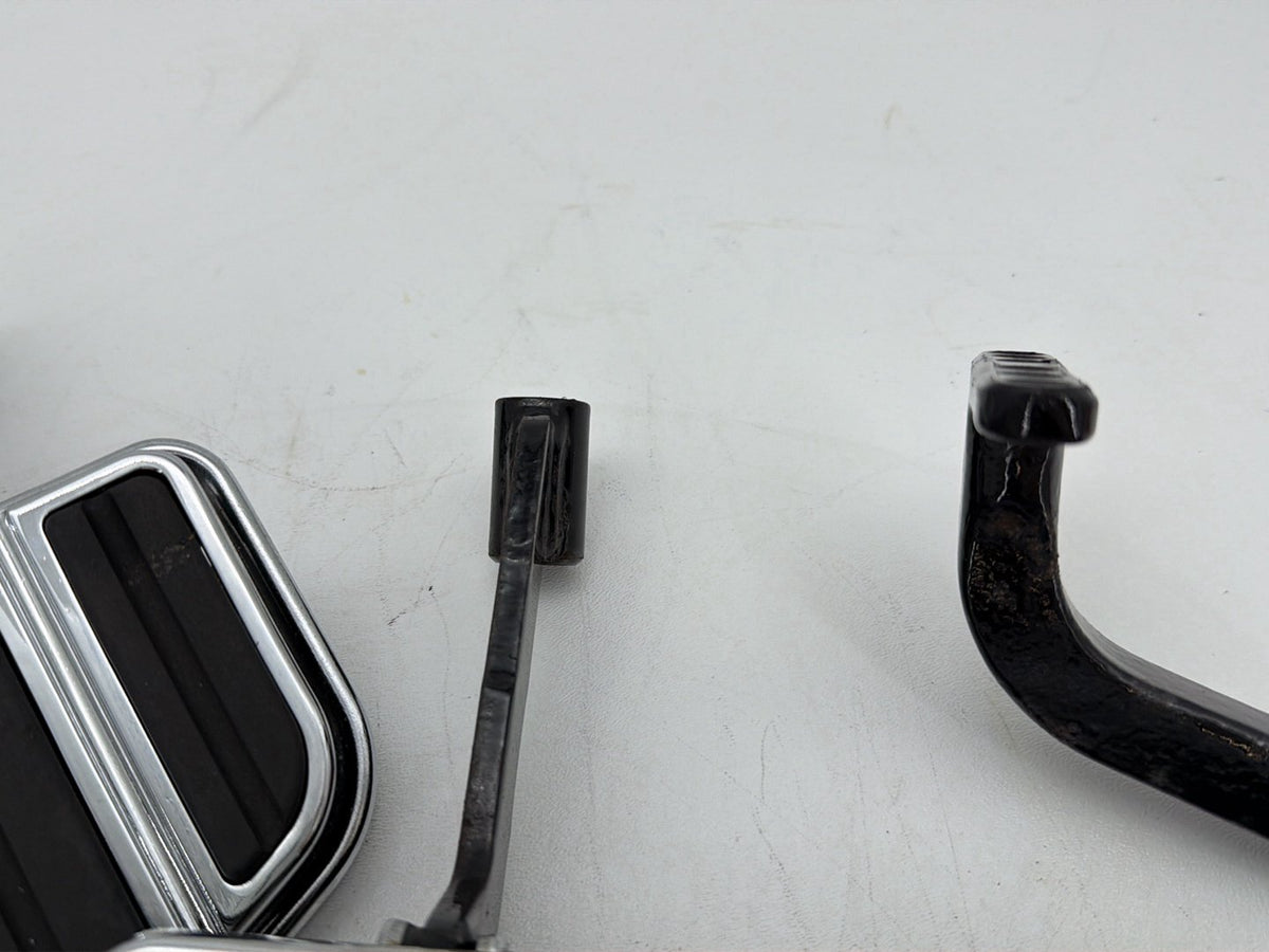 05 Harley Electra Glide Touring Ultra OEM Left Right Driver Floorboard Foot Rest