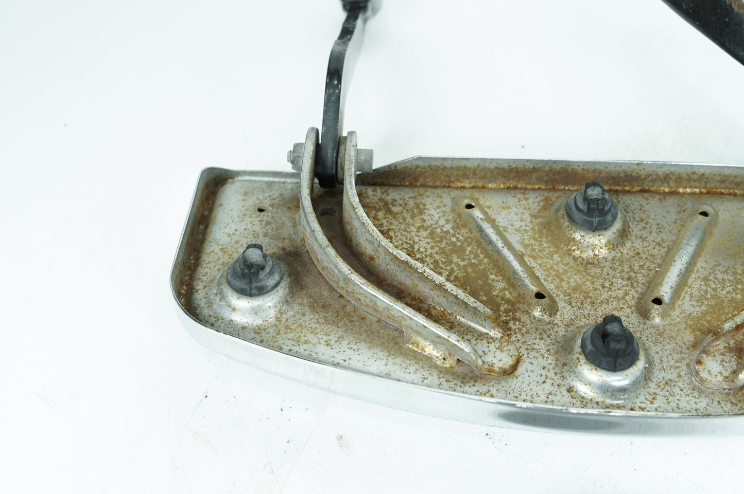 1999 - 2006 Harley-Davidson Touring Electra Glide Classic Left Right Driver & Pass Floorboard Foot Rest  	50621-79A