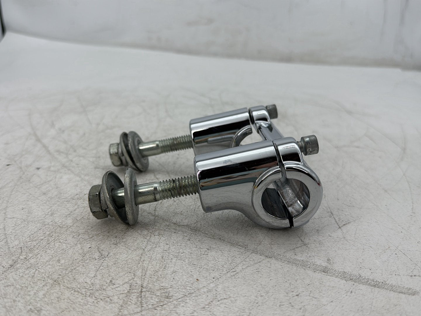 2013 Harley Heritage Softail Classic FLSTC OEM Front Handlebar Riser Top Clamp Chrome