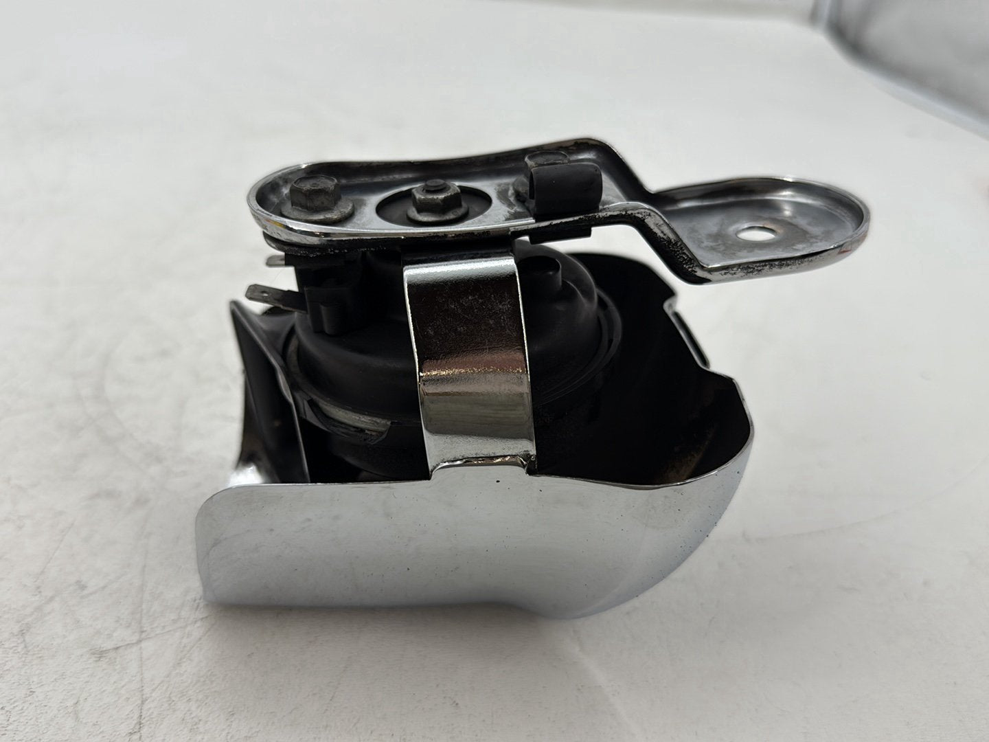 2017 Harley Road Glide Touring FLTRXS OEM Horn Signal Klaxon Chrome Cover
