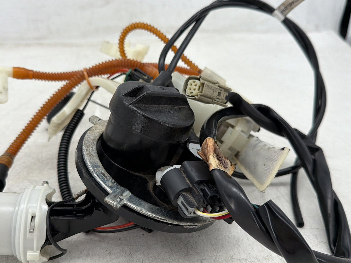 2018 Harley Road Glide Touring FLTRXS OEM Fuel Pump Gas Gasoline Petrol Sending