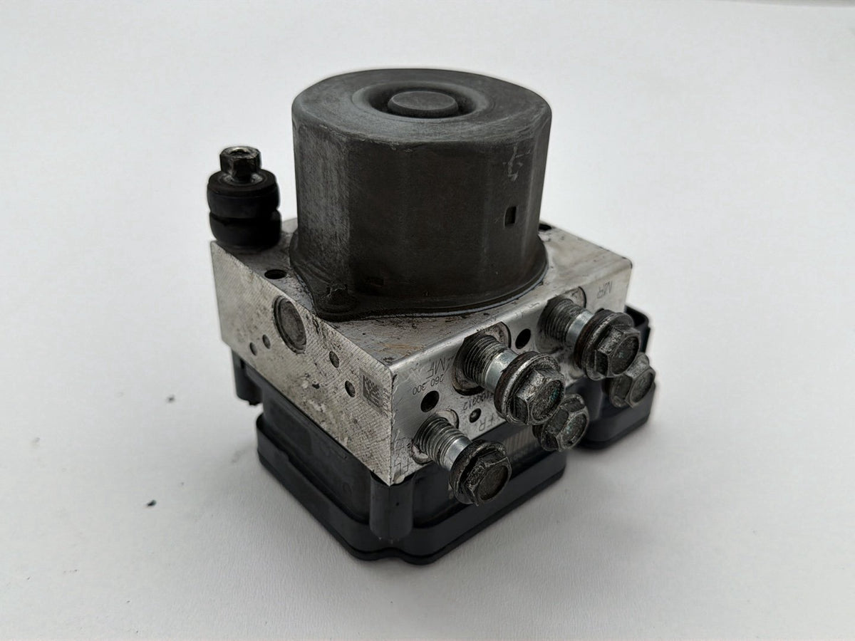2014 Harley Electra Glide Touring Ultra OEM ABS Brake Pump & Control Module