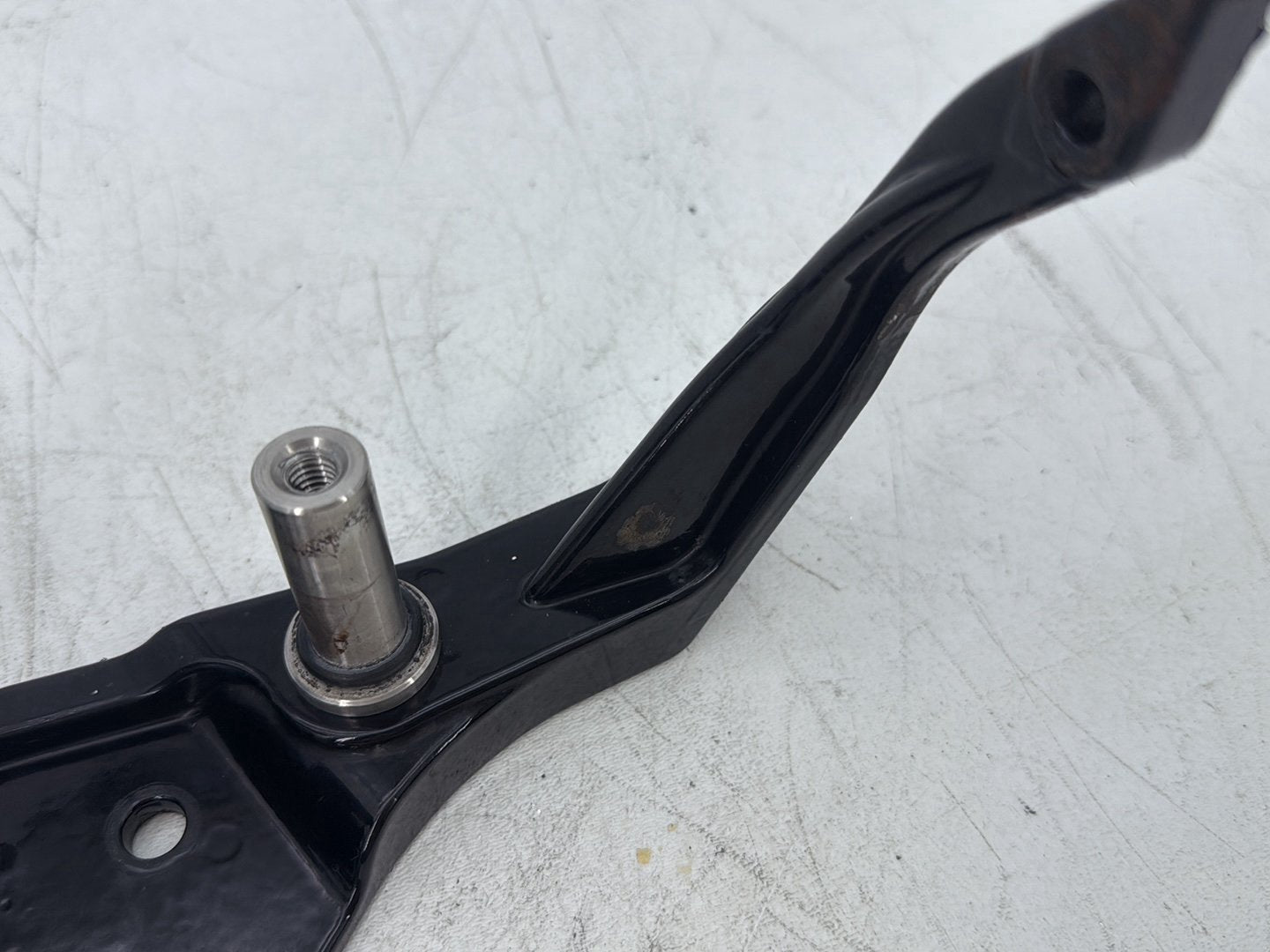 2006 Harley Softail FLSTCI Heritage Classic OEM Right Driver Footpeg Bracket Mount