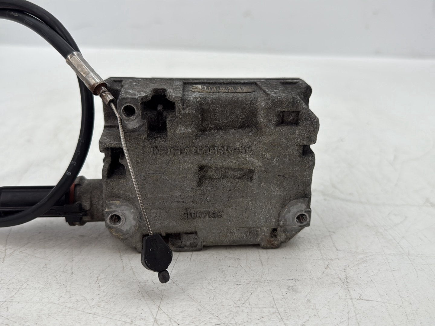 2007 Harley Touring FLHTCU Electra Glide Ultra OEM Cruise Control Actuator 70955-04