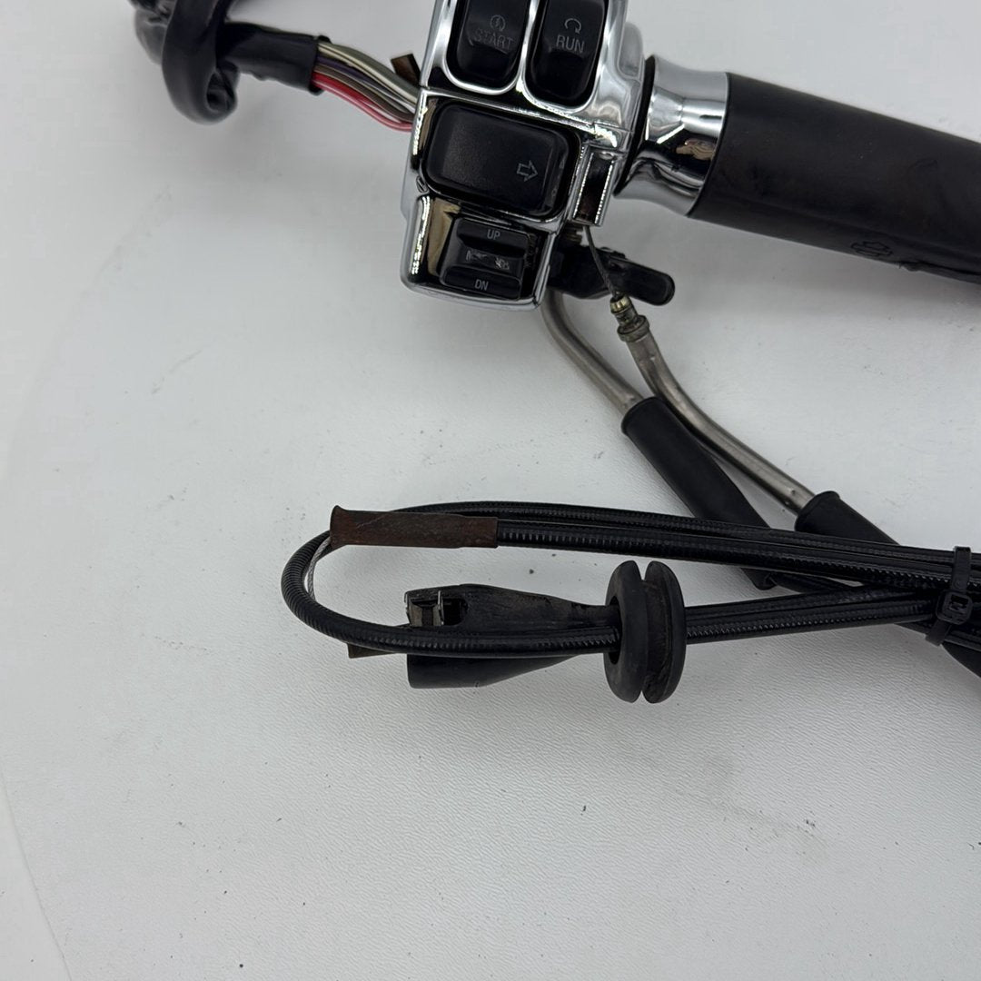 2007 - 2012 Harley-Davidson Touring Street Glide Right Engine Start Kill Switches Controls 71684-06