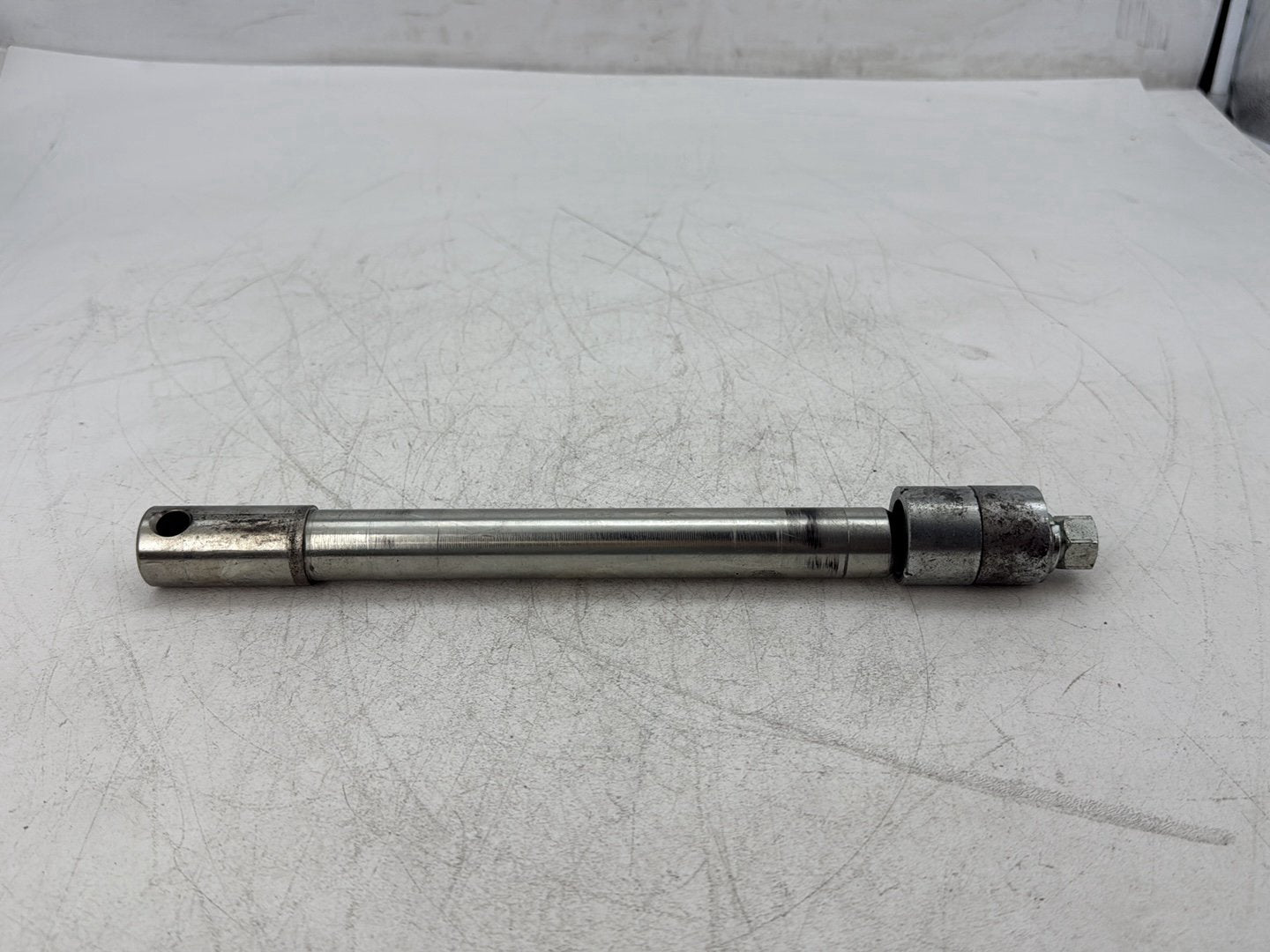 2005 Harley Electra Glide Touring Ultra FLHTCUI OEM Front Wheel Axle Bolt Shaft