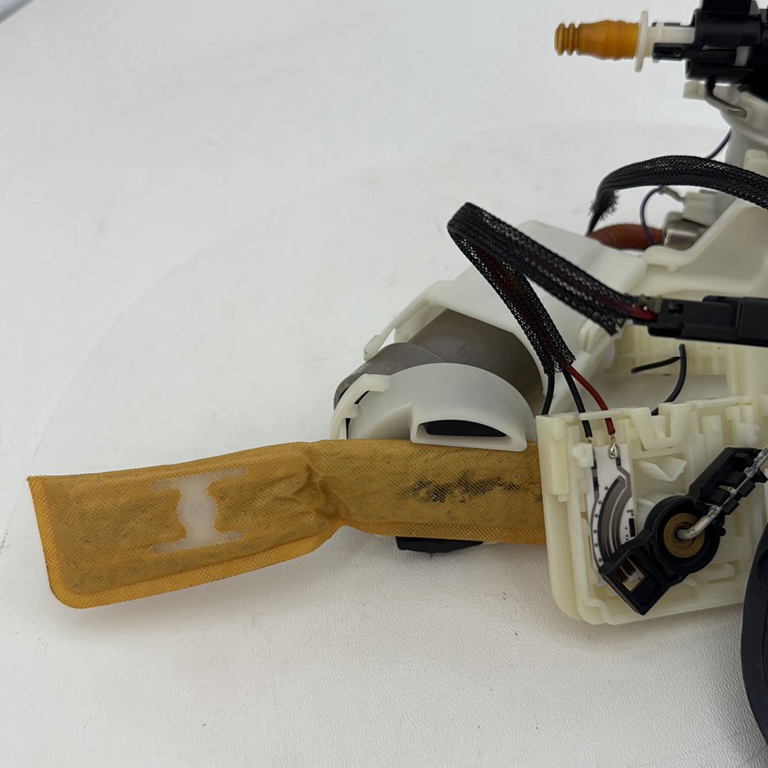 2007 - 2012 Harley-Davidson Dyna Super Glide Gas Gasoline Fuel Petrol Pump Sending 75243-04B