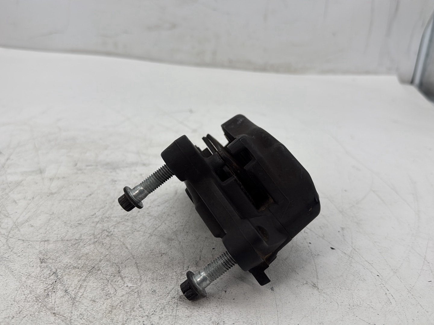 2018 Harley Electra Glide Touring Ultra FLHTCU OEM Front Left 1 Brake Caliper