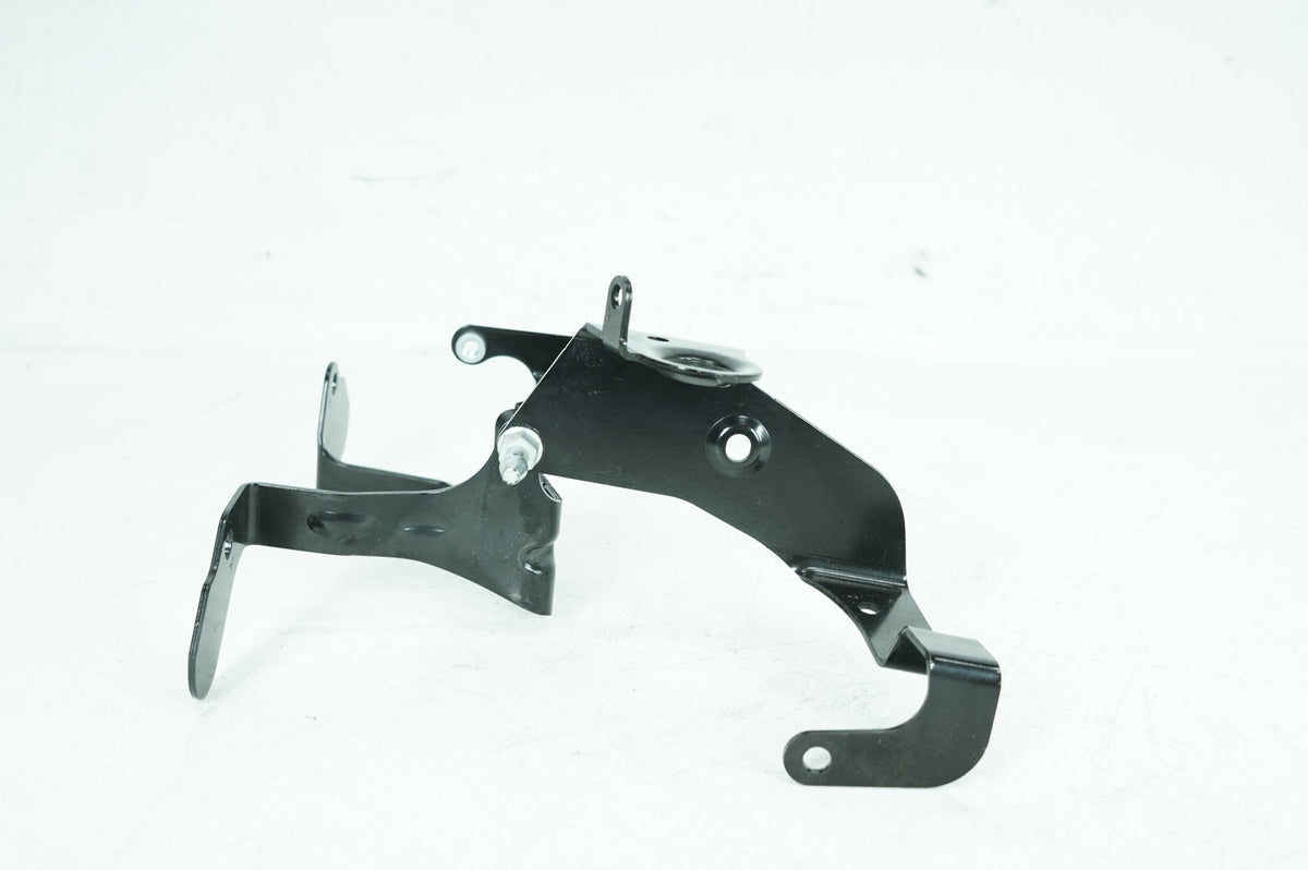 2018 Harley Softail FXBB Street Bob OEM Front Fairing Radio Caddy Mount Holder