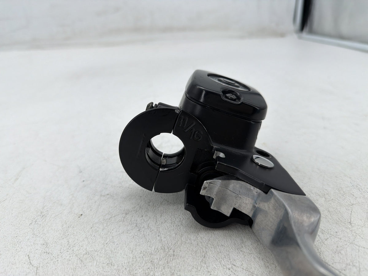06 Harley Street Glide Touring FLHX OEM Front Right Brake Lever Master Cylinder
