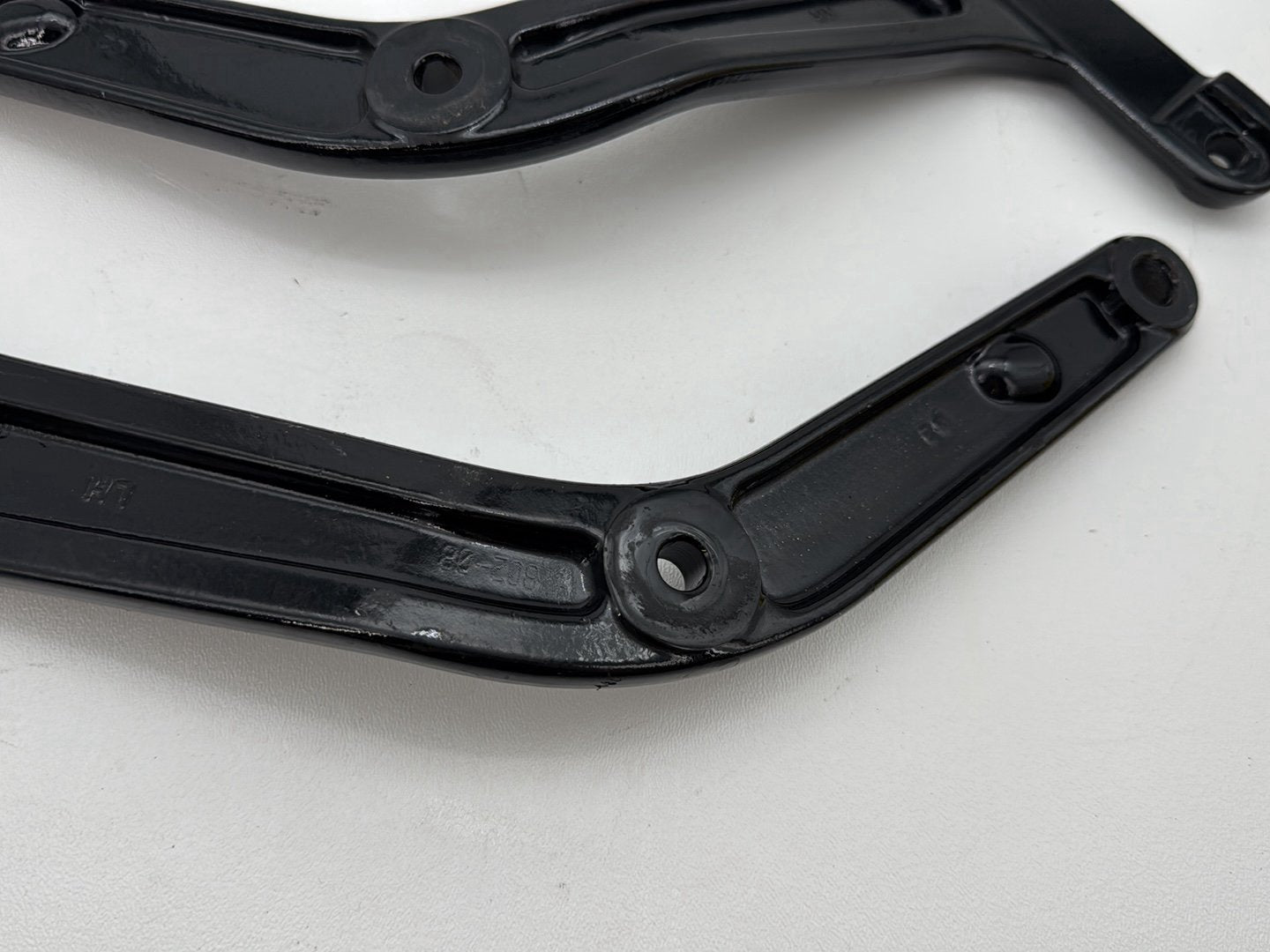 2008 Harley Softail Deluxe FLSTN OEM Rear Left & Right Fender Support Bracket