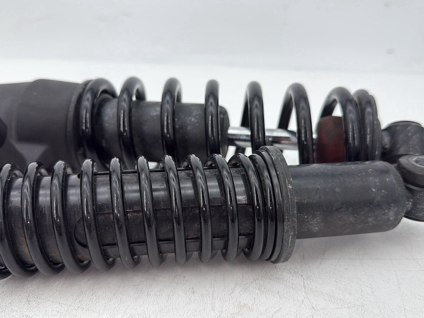 2015 Harley Touring FLHXS Street Glide OEM Rear Left Right Shock Absorbers