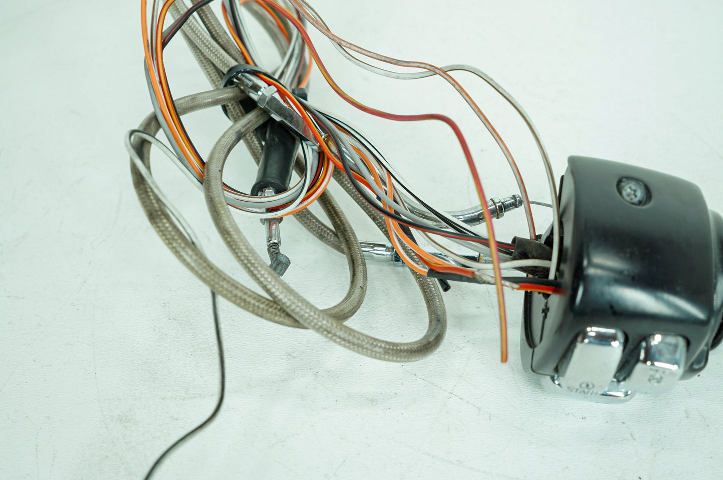 1999 - 2006 Harley-Davidson Dyna Wide Glide Right Engine Start Kill Switches Controls 71684-06A