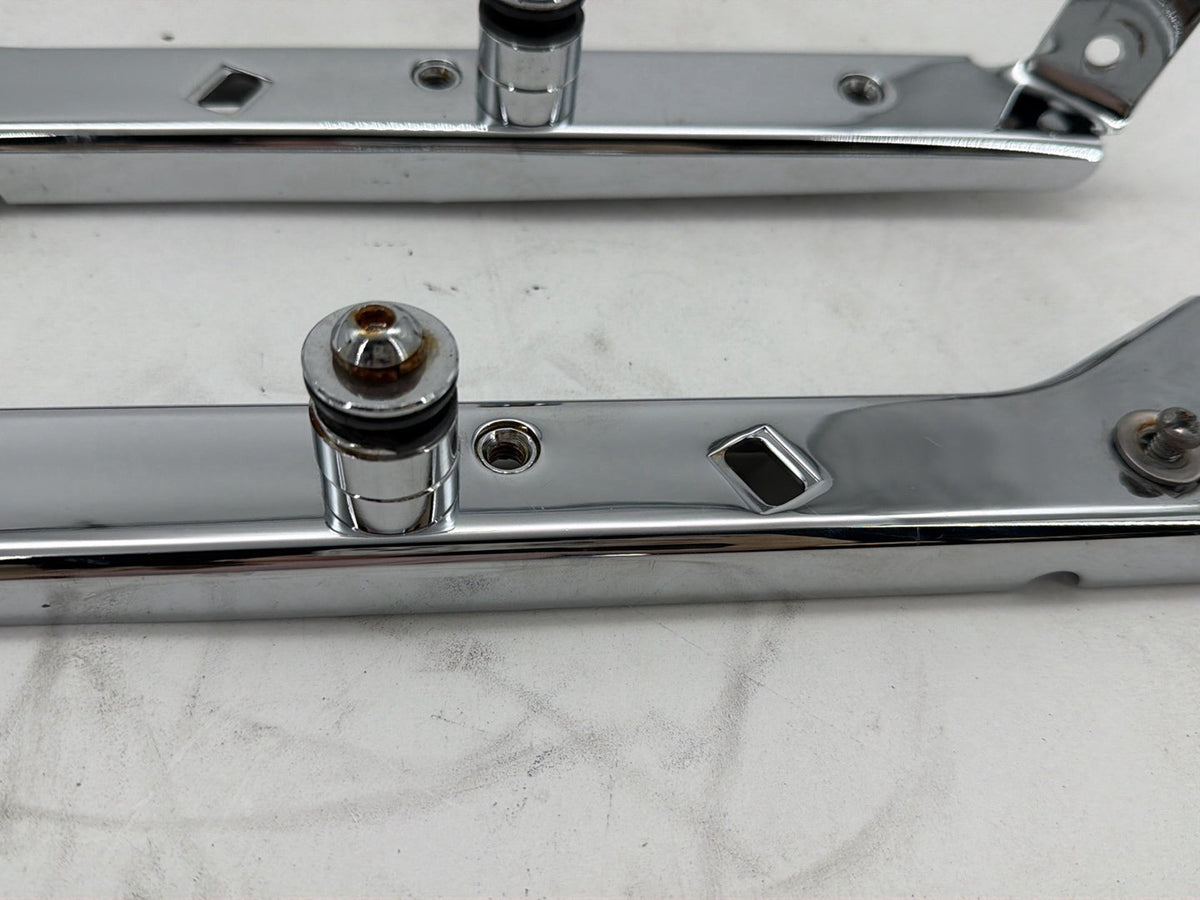 07 Harley Street Glide Touring OEM Left Right Saddlebag Fender Struts Brackets