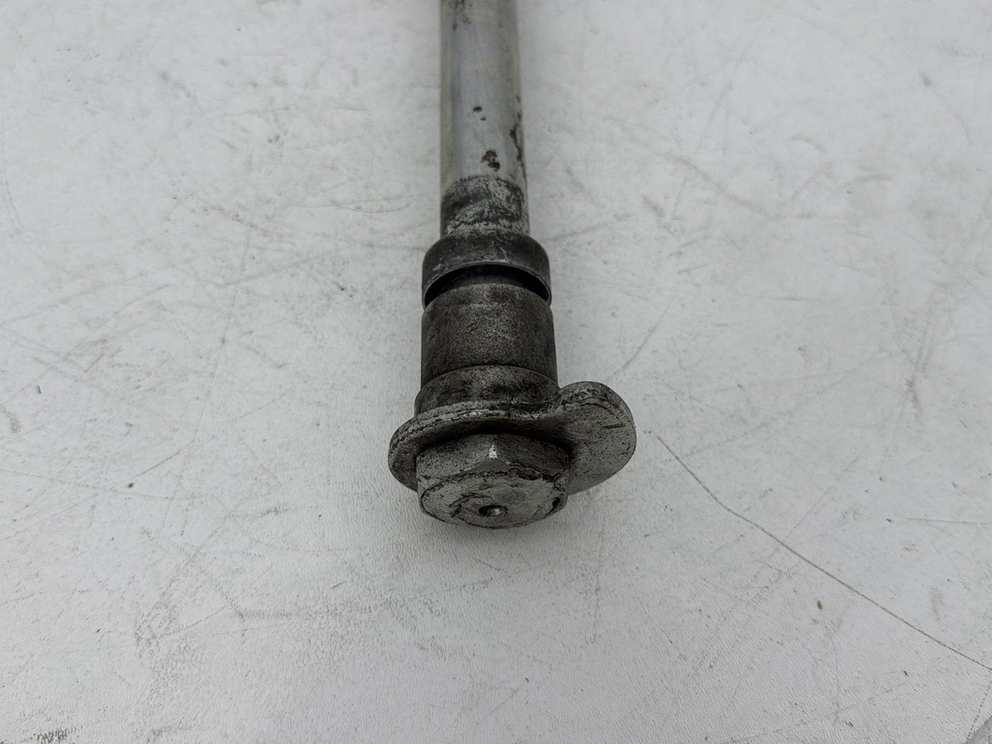 1999 - 2006 Harley-Davidson Touring Electra Glide Ultra Rear Wheel Axle Bolt Shaft 41056-02
