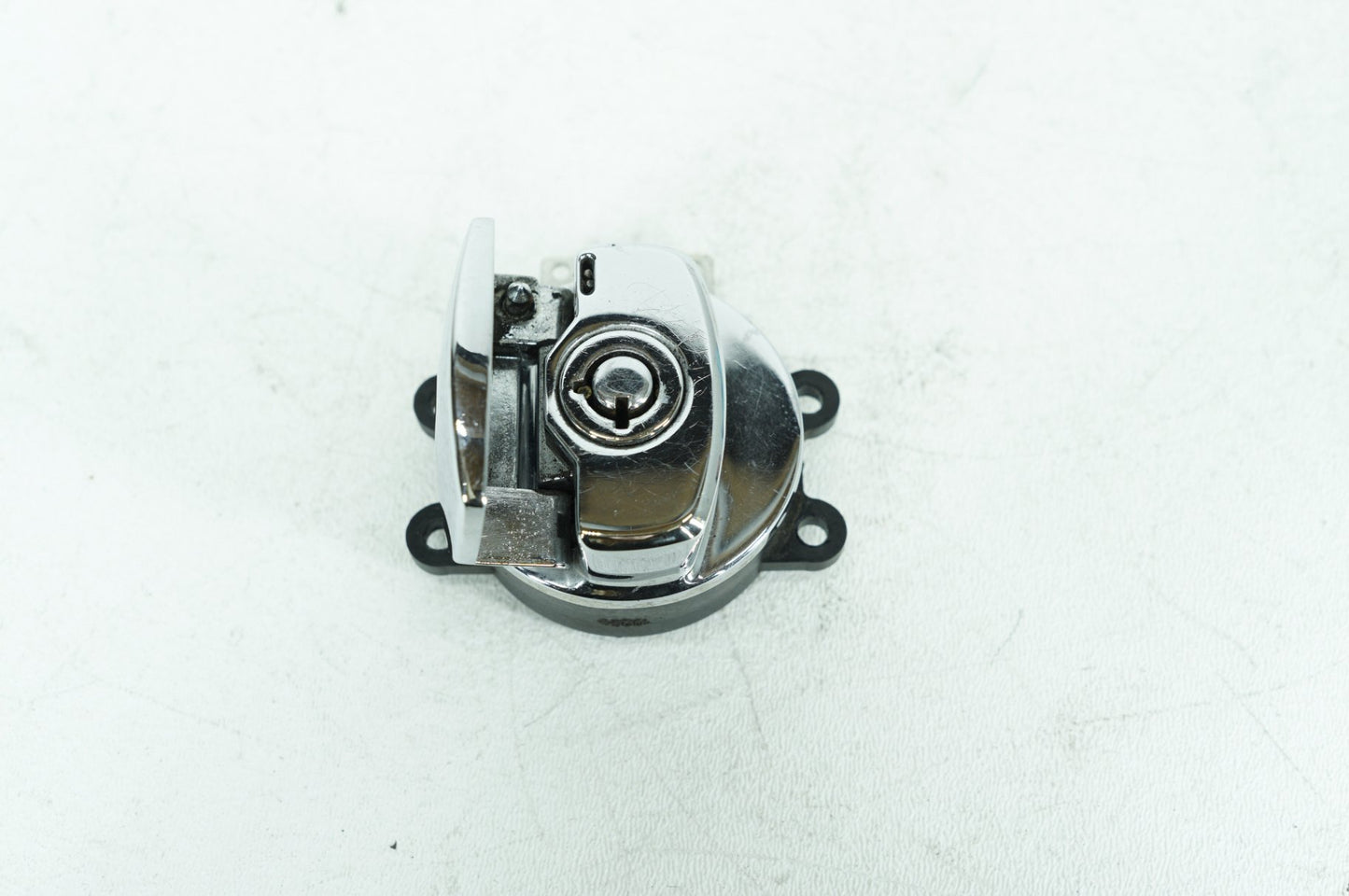2007 - 2013 Harley-Davidson Softail Heritage Classic Ignition Switch Cylinder Barrel Lockset NOKey   71450-04