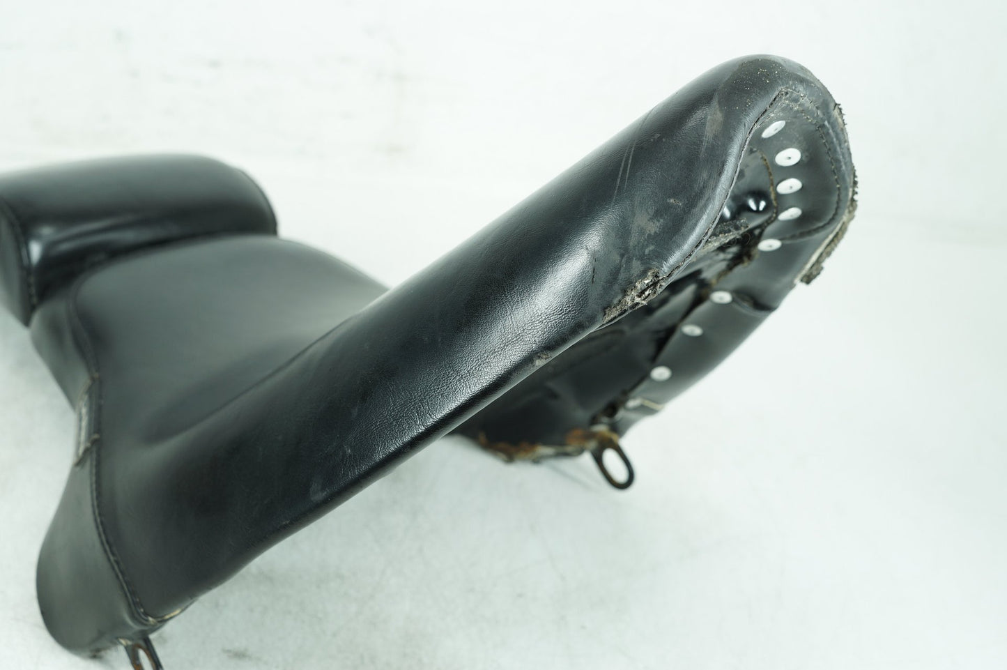 1999 - 2006 Harley-Davidson Softail Fat Boy Passenger Driver Seat Saddle Le Pera P293908