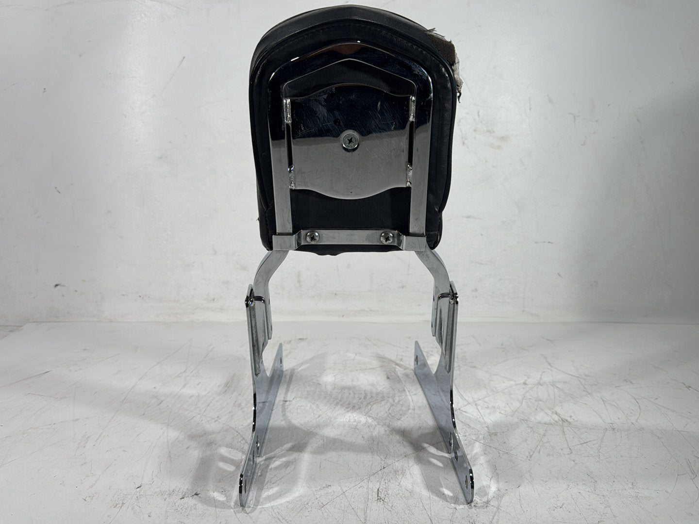 2003 Harley Dyna Wide Glide FXDWG OEM Rear Sissy Bar w/ Backrest Cushion Pad