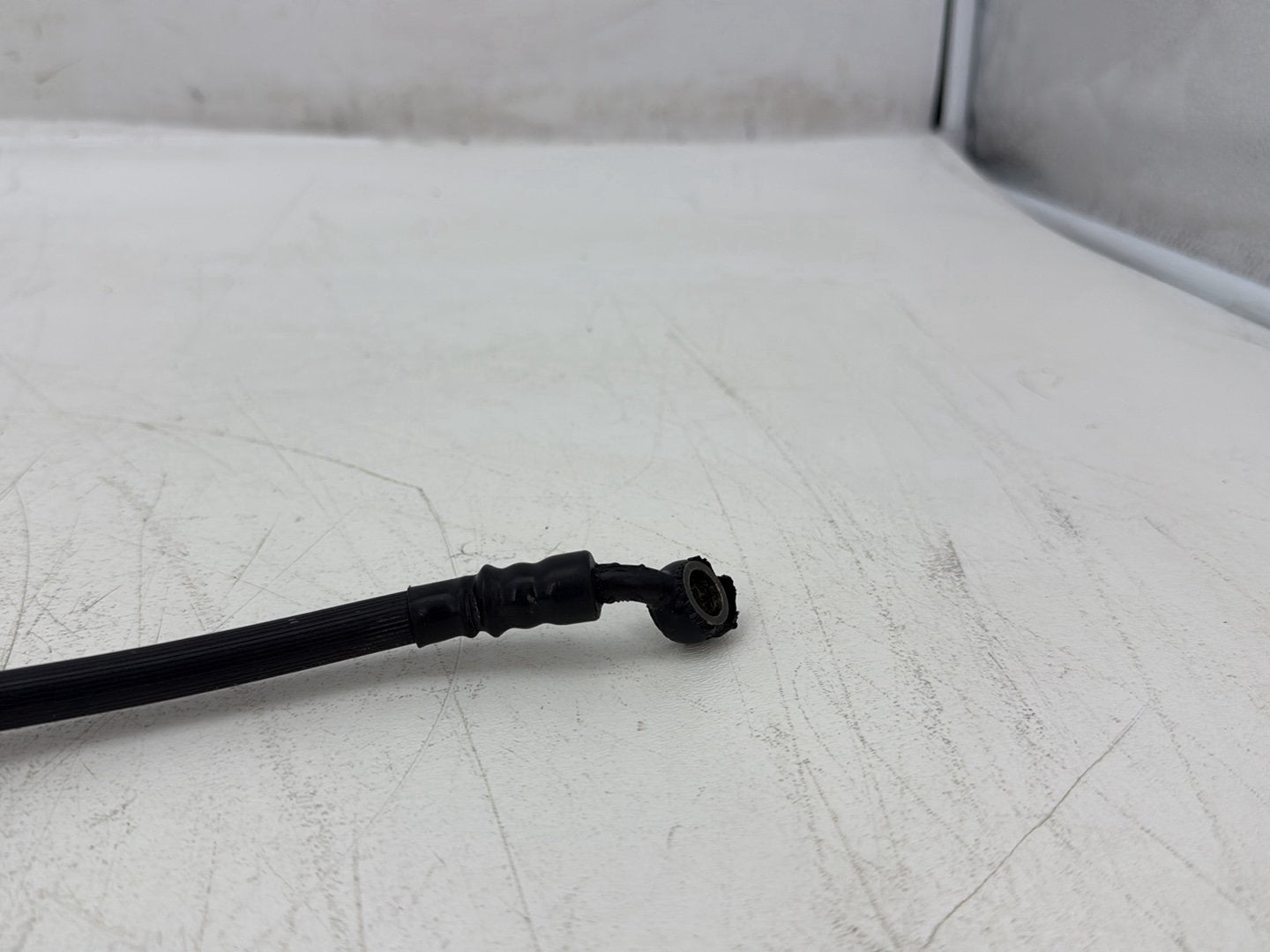 2004 Harley Sportster XL883C 883 Custom OEM Front Brake Hose Line Pipe