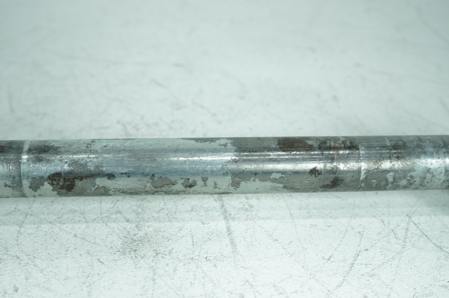 2007 - 2012 Harley-Davidson Touring CVO Electra Screamin Eagle Rear Wheel Axle Bolt Shaft 41056-02