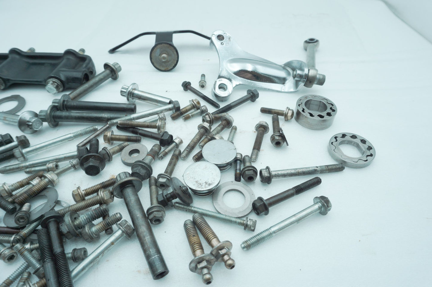 2007 - 2011 Harley-Davidson Touring Electra Glide Engine Motor Hardware Bolts Brackets Bushing 16321-08