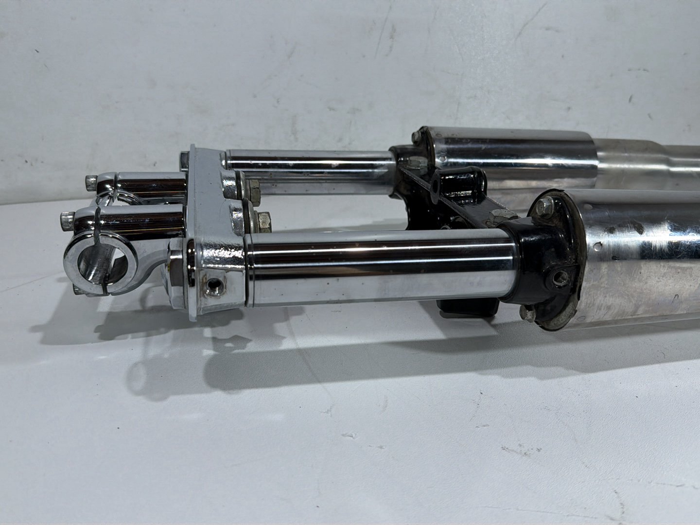 2011 Harley Heritage Softail Classic FLSTC OEM Front Triple Tree Set & LH RH Fork Legs Sliders