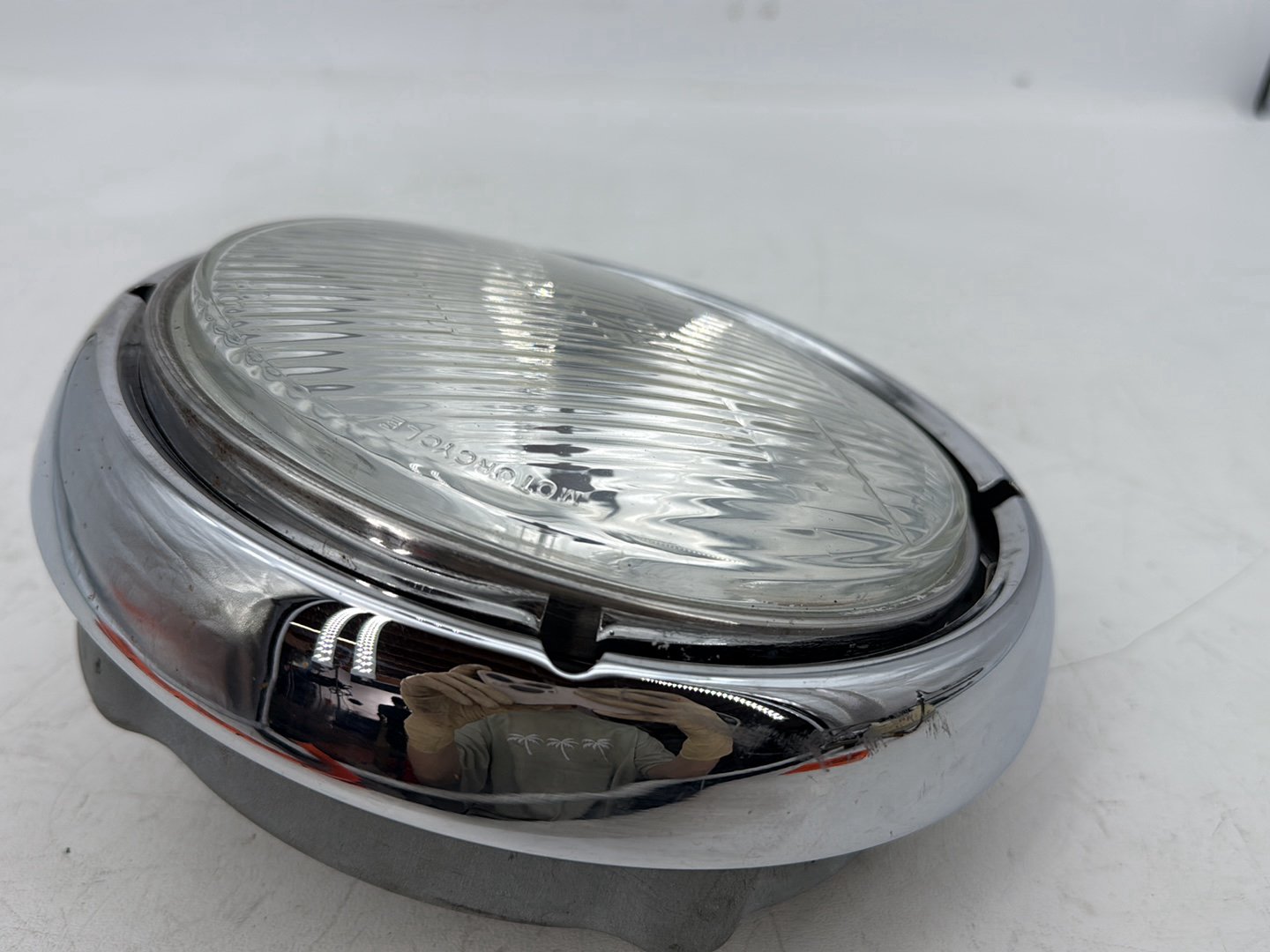 1999 - 2006 Harley-Davidson Touring Road King Police Headlight Headlamp Head Light Halogen  	67702-81A