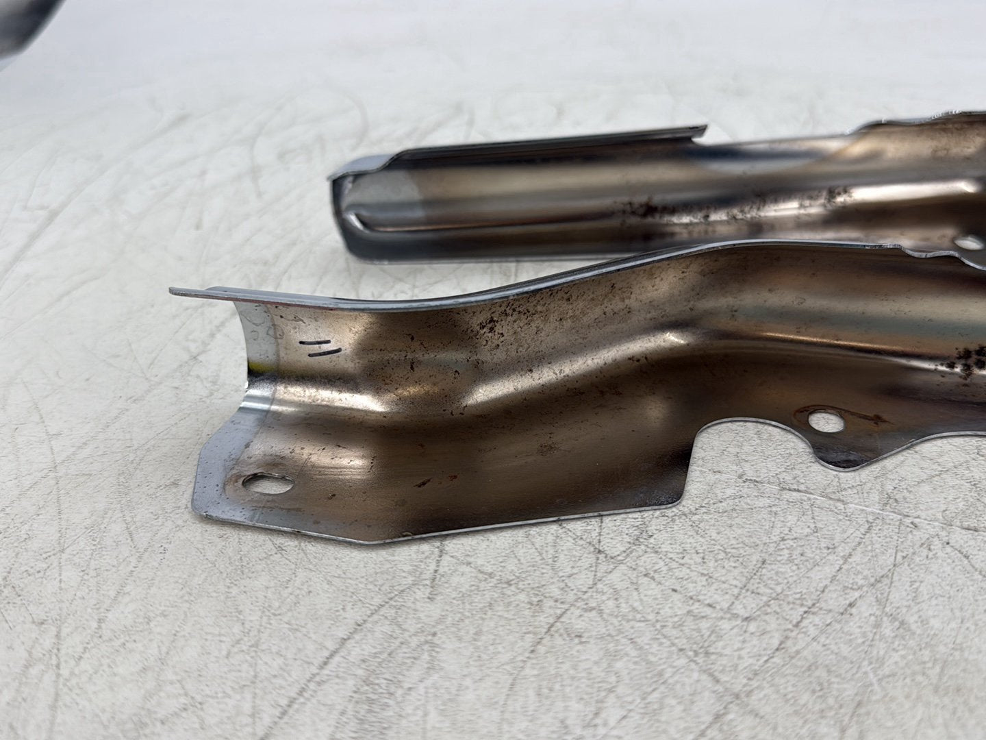 07 Harley Touring Electra Glide Ultra OEM Rear Left Right Fender Struts Bracket