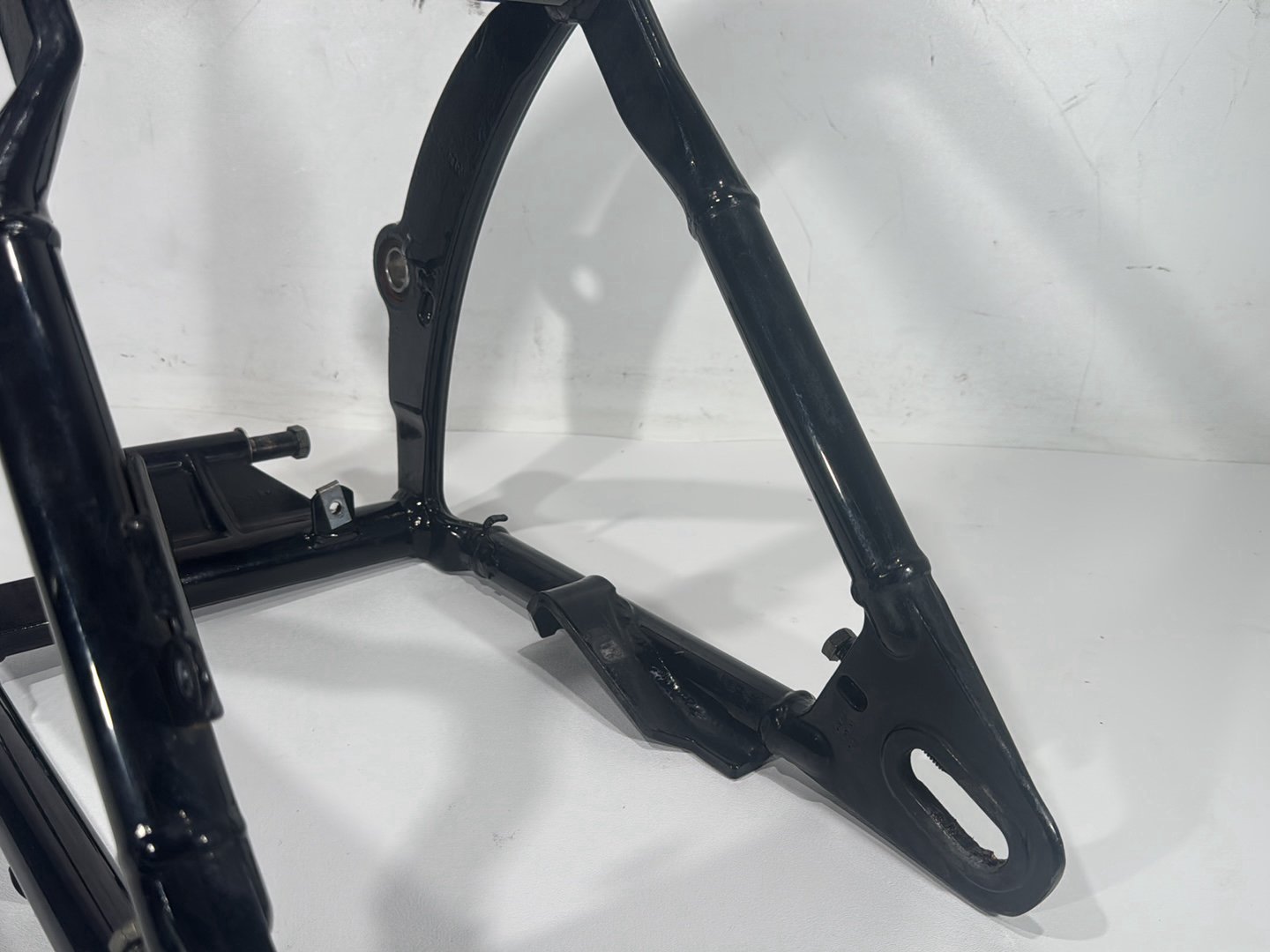 2004 Harley Softail FLSTC Heritage Classic OEM Rear Fork Swingarm Swing Arm