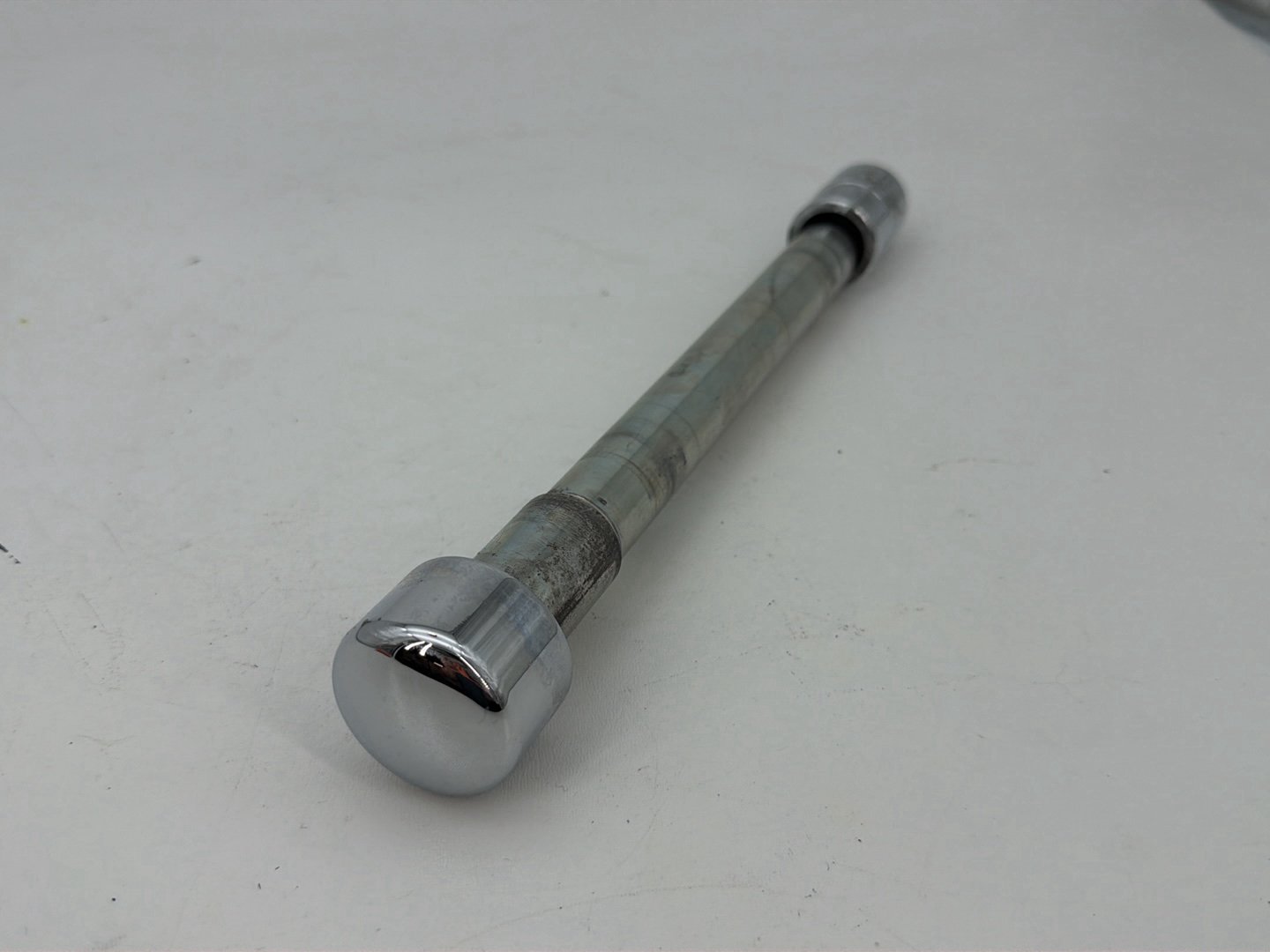 1999 - 2006 Harley-Davidson Touring Road King Front Wheel Axle Bolt Shaft  	43364-00