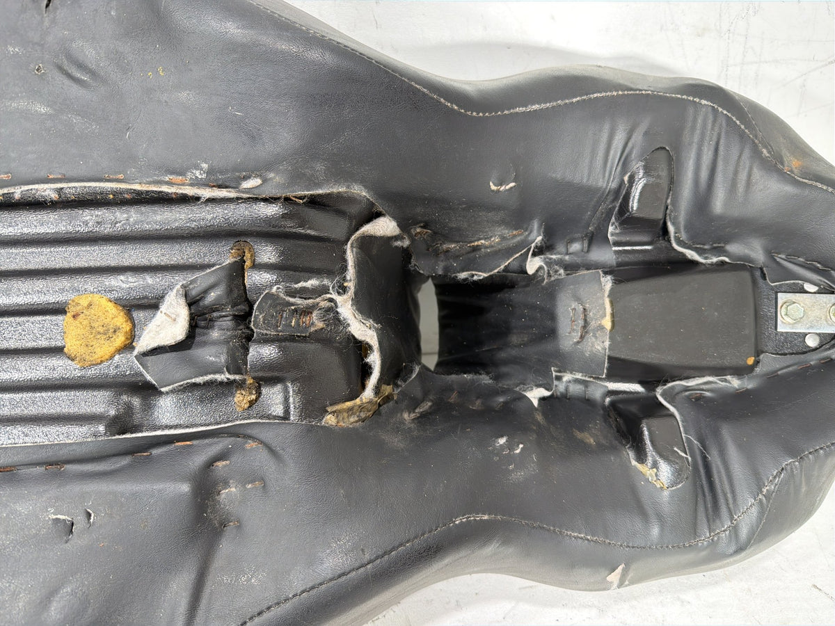 2004 Harley Electra Glide Touring Ultra OEM Passenger Rider Driver Seat Saddle
