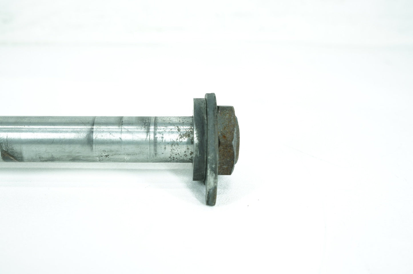 2008 - 2016 Harley-Davidson Touring Street Glide Rear Wheel Axle Bolt Shaft 41056-09