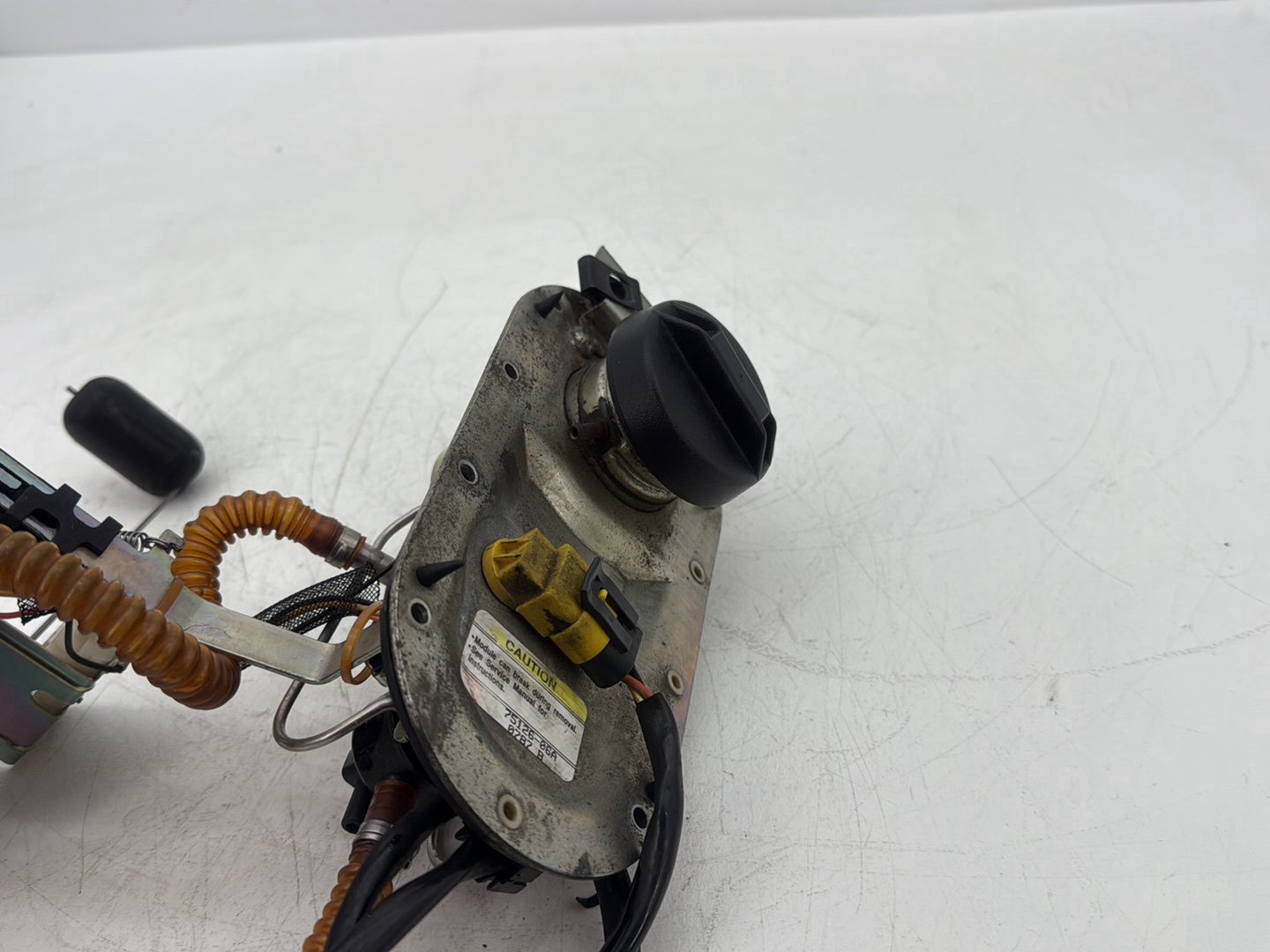 2007 Harley Touring FLHTCU Electra Glide Ultra OEM Gas Gasoline Fuel Petrol Pump Sending