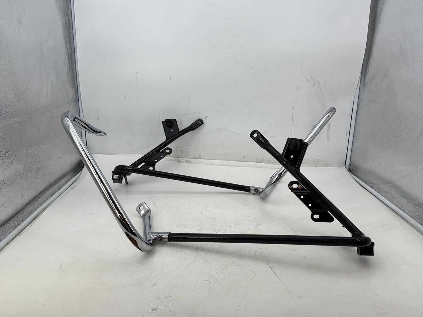 2011 Harley Electra Glide Ultra OEM Rear Left Right Saddlebag Guard Rails Bar