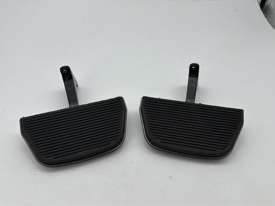 2014 Harley Electra Glide Touring Ultra OEM Left & Right Passenger Floorboard Foot Rest