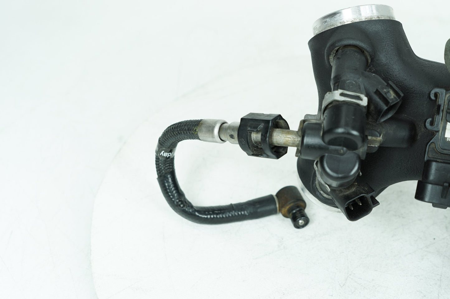 2008 - 2016 Harley-Davidson Dyna Wide Glide Engine Intake Manifold Throttle Body 27708-06B