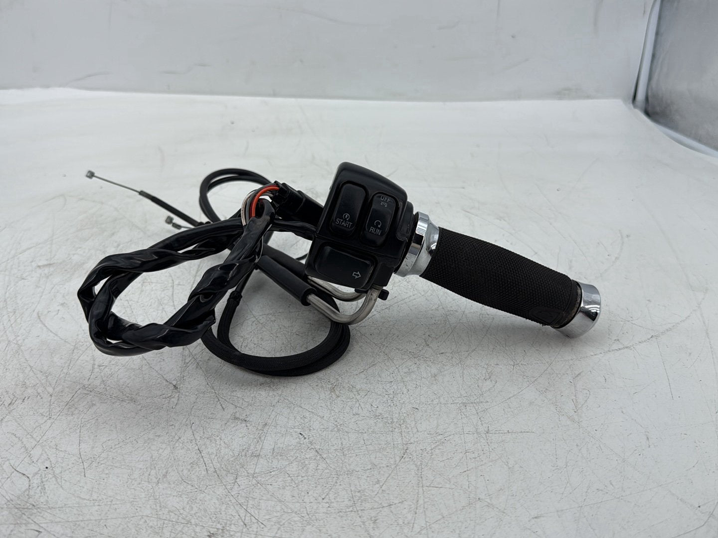 2008 Harley Dyna FXDL Low Rider Anniversary OEM Right Engine Start Kill Switches Controls