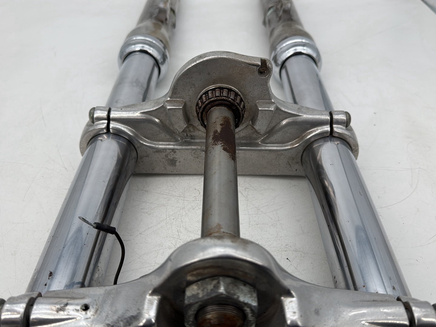 1999 - 2006 Harley-Davidson Dyna Super Glide Front Triple Tree Set & LH RH Fork Legs Sliders 45538-06
