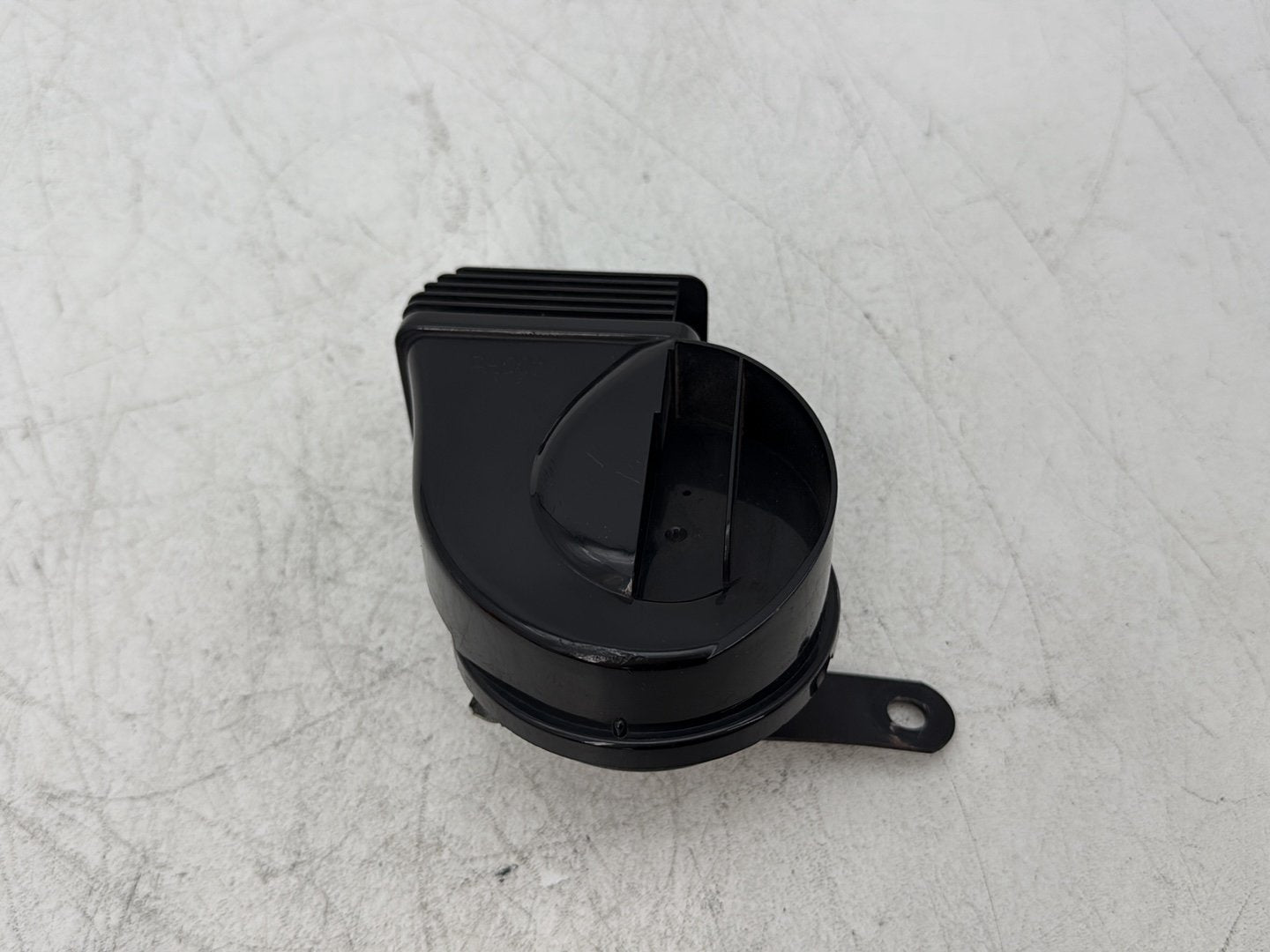 2000 Harley Dyna FXDWG Wide Glide OEM Signal Horn Klaxon Beep